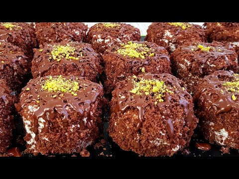Видео рецепт Шоколадные пирожные с теплым шоколадным соусом