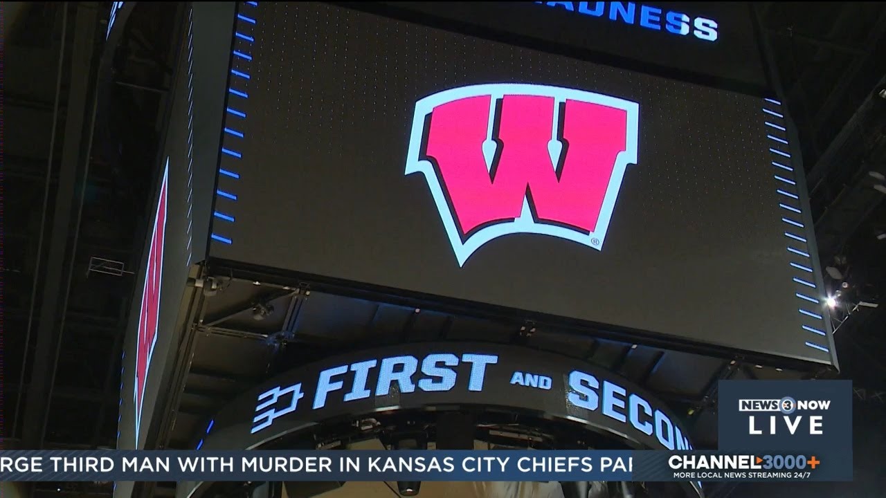 Badger Bus Gets Stuck In Traffic YouTube badger-bus-gets-stuck-in-traffic-youtube