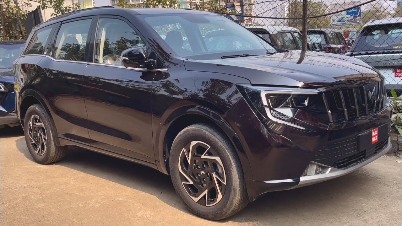 Forget the Safari! Mahindra XUV 7XO Ruby Velvet Road Presence is INSANE 🔥 [4K]