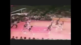 Pistol Pete Maravich Underhanded Fastbreak Pass (1977-78 NOJ-POR)