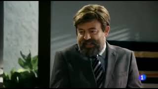 Asistente En El Teléfono Se Toma Muchas Atribuciones.