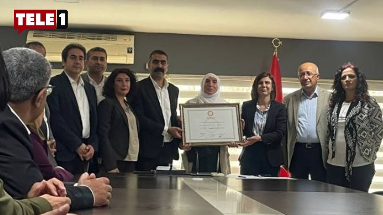 Diyarbakır Büyükşehir Eş Başkanları mazbatasını aldı