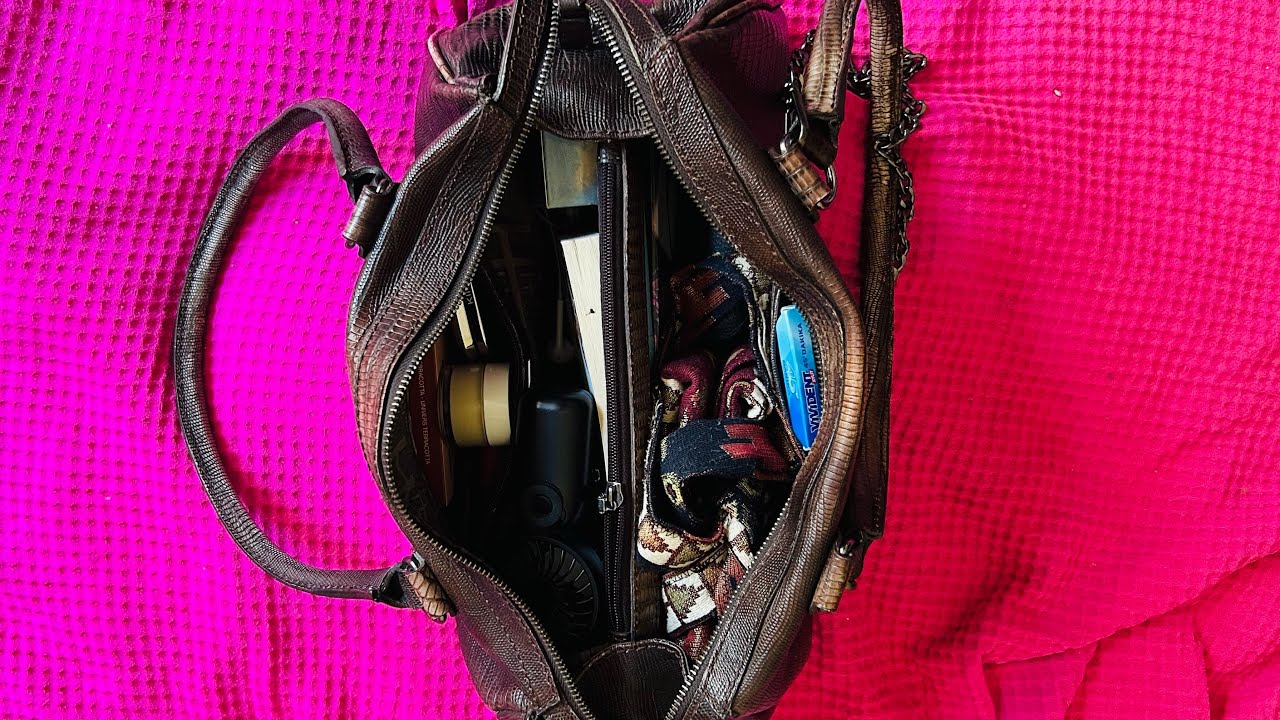 Çantamda Neler Var ?👜🧿👝👀🤔 #whatsinmybag #triftedbag #secondhand