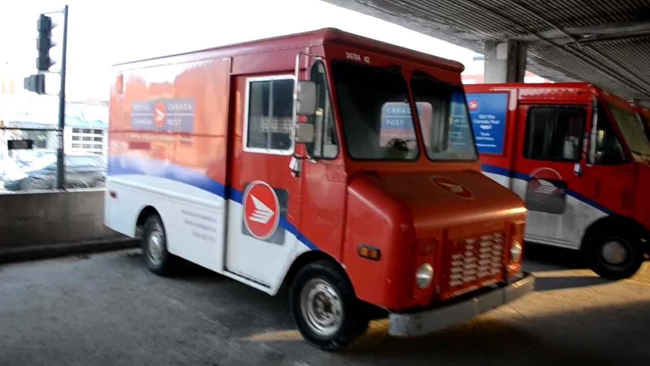 Canada Post Grumman Step Vans Under 