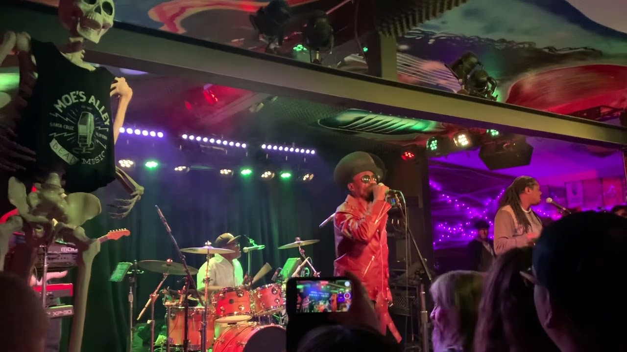 Shine Eye Gal (Live)HQ - Mykal Rose (BLACK UHURU)