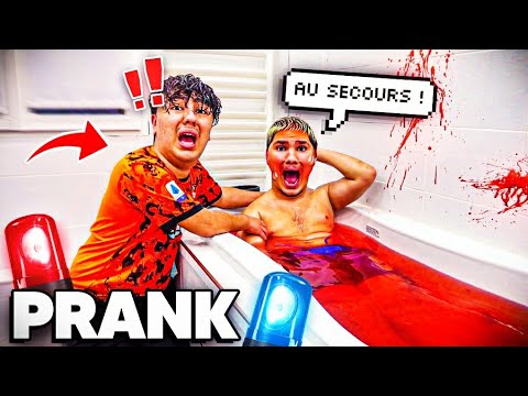 PRANK JE ME BLESSE GRAVEMENT DANS LA DOUCHE ! (Il appelle les pompiers..)