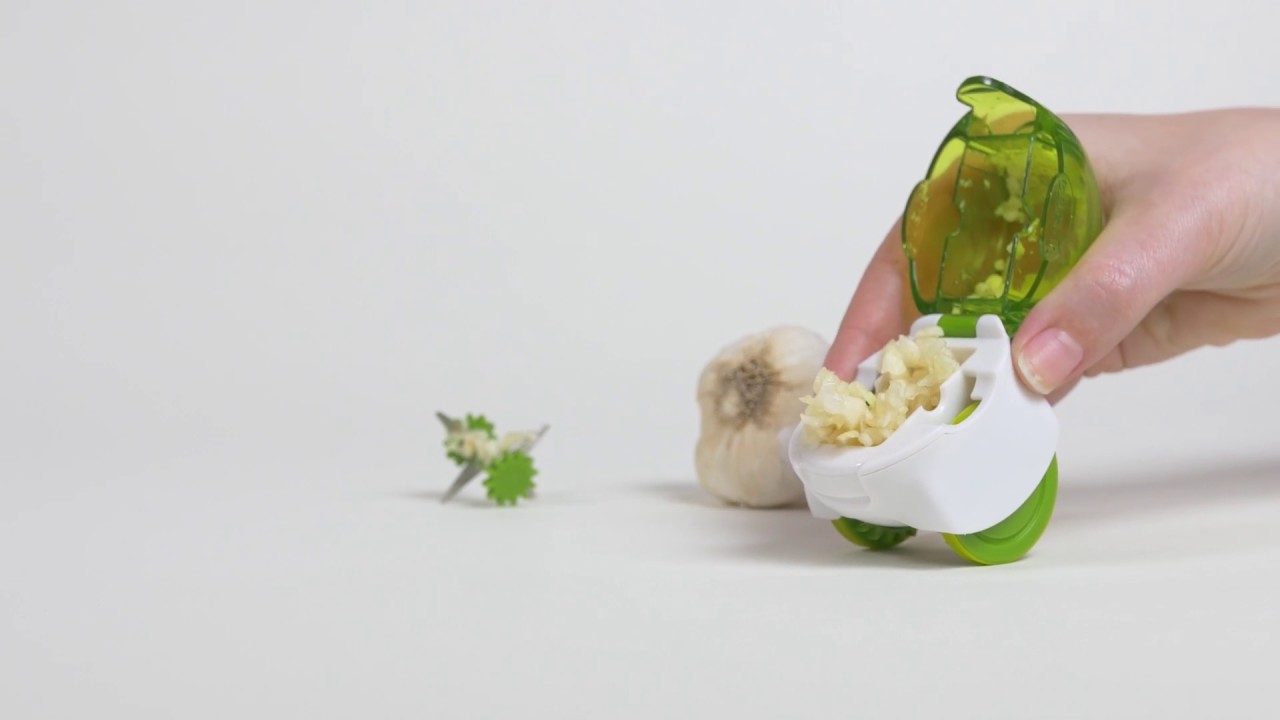 Kitchen gadgets review: the Garlic Zoom – a leprechaun's Perspex