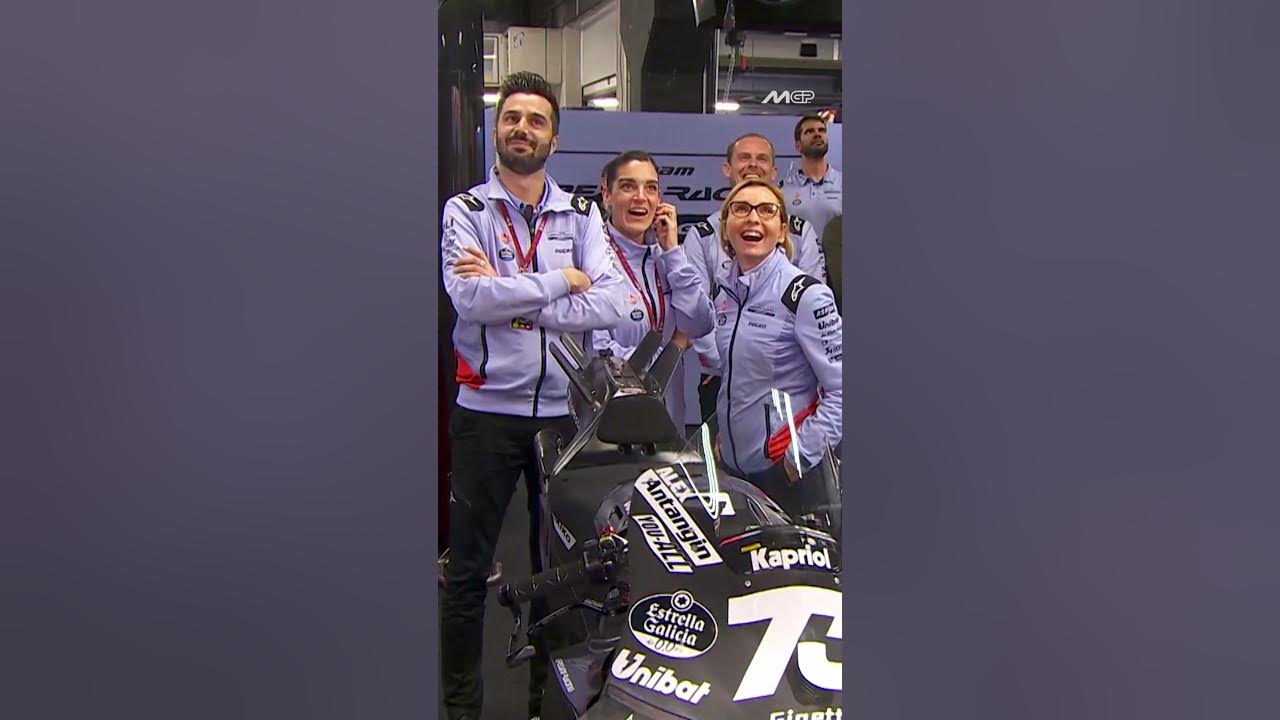 Marc Marquez sharing some banter with Gresini's Masini 😂 | #BarcelonaTest