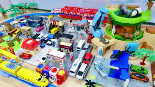 はたらくくるま【トミカ ハンドルドライバー】で緊急出動!トミカタウンにアニアのフィギュがくるくる回転☆プラレール0系新幹線,ドクターイエローが踏切を走行!