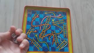 Обозреваю настольную игру под названием змеи и лестницы!