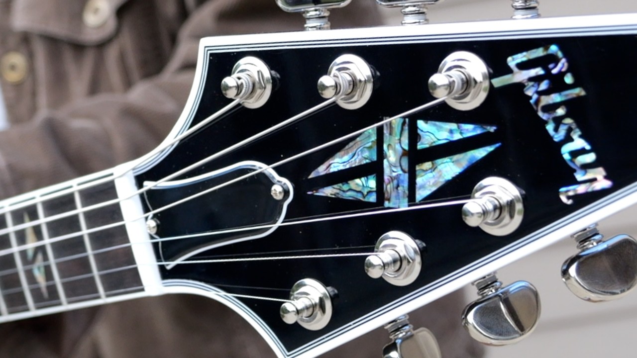 this is the greatest flying v i've ever seen