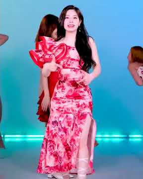 Dahyun's iconic hip movement #TWICE #DAHYUN