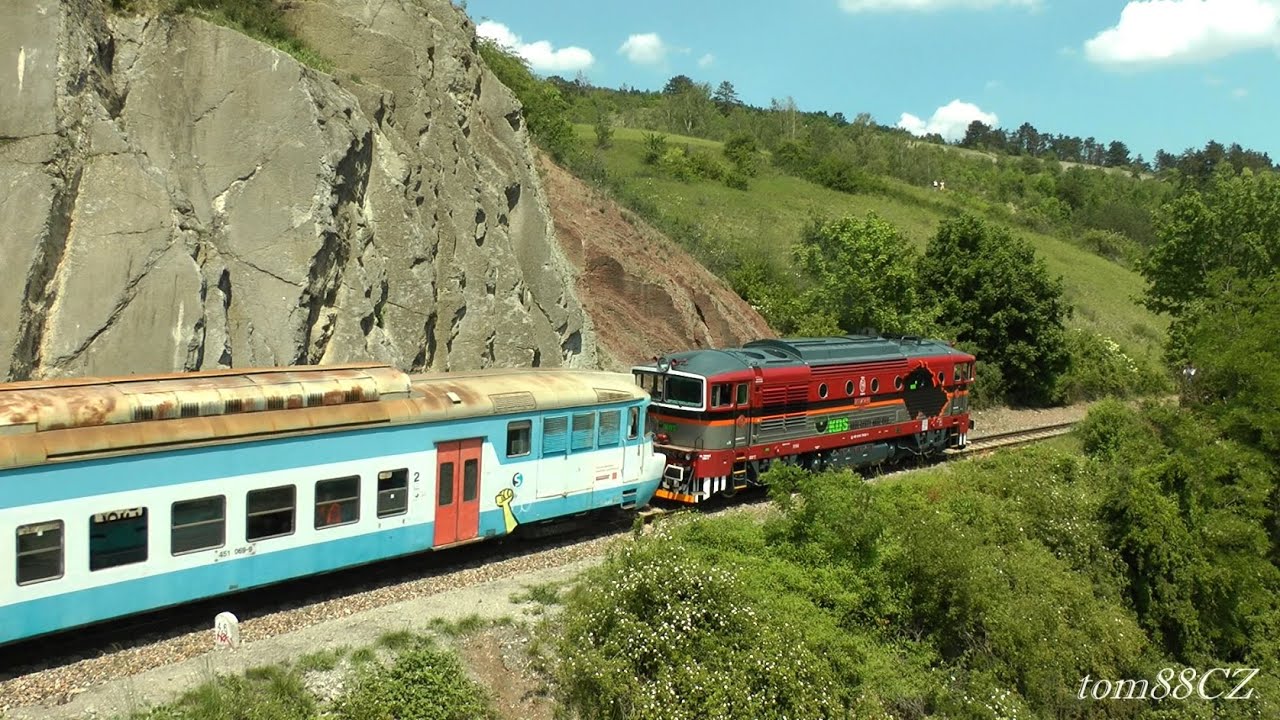 Přeprava posledních vozů elektrických jednotek řady 451 do kovošrotu