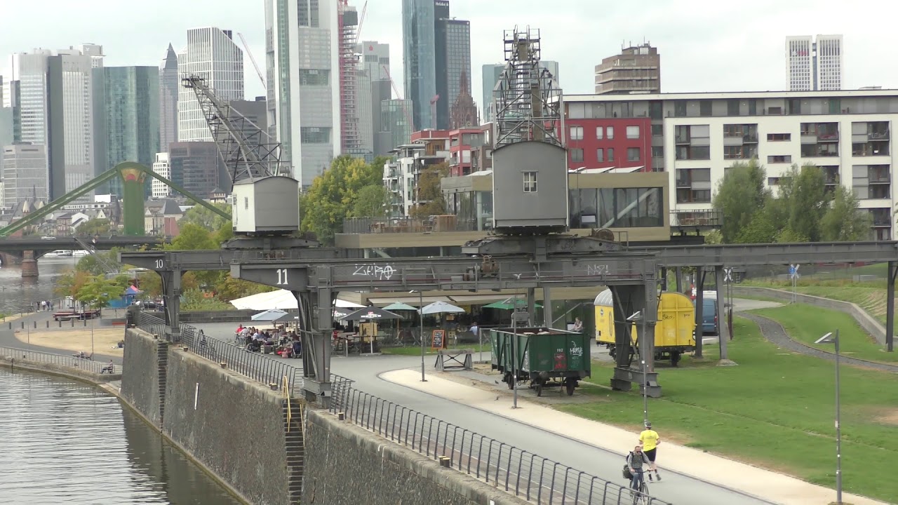 Osthafen und EZB von der Deutschherrenbrücke in Frankfurt am Main