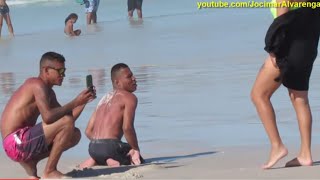 MULHER P3LUDA NA PRAIA