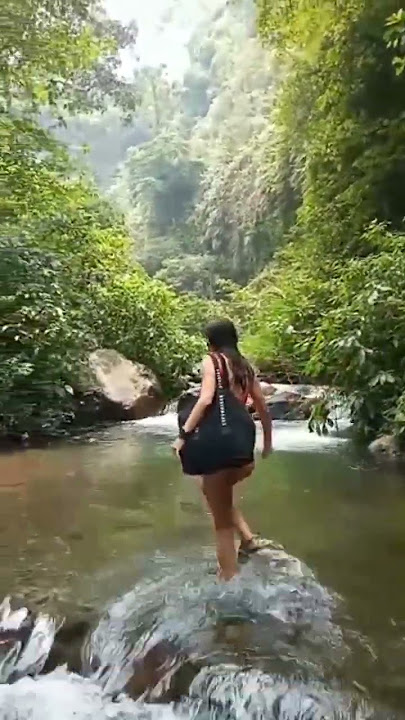 escorting Tante Lisa at the most exotic Bali waterfalls‼️ #baliwaterfalltour