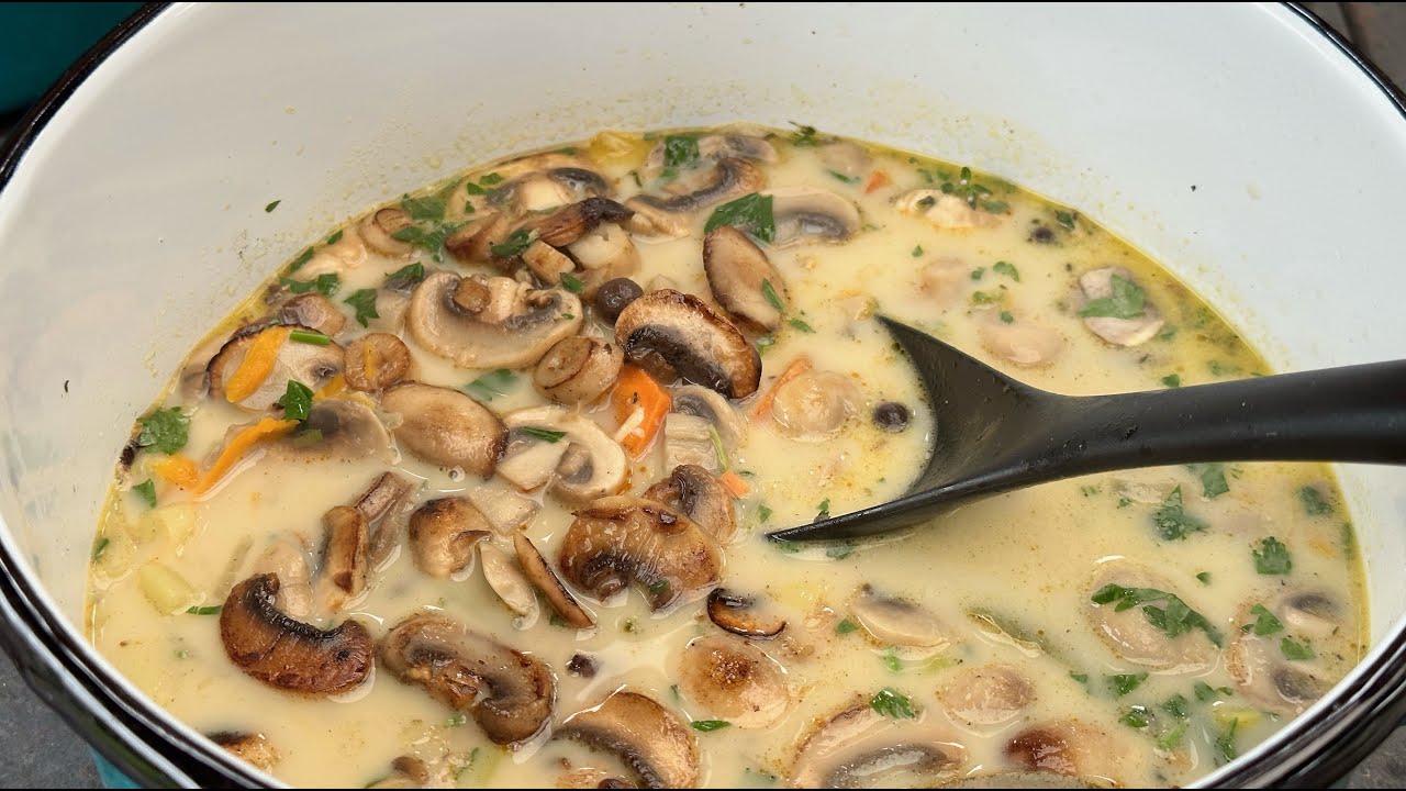 Zupa pieczarkowa w tym wydaniu to istna poezja smaku / Oddaszfartucha