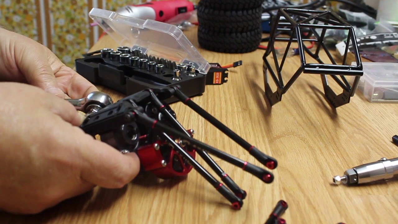 Black Widow - RC Rock Bouncer Build - Part Three - 4 Link Install