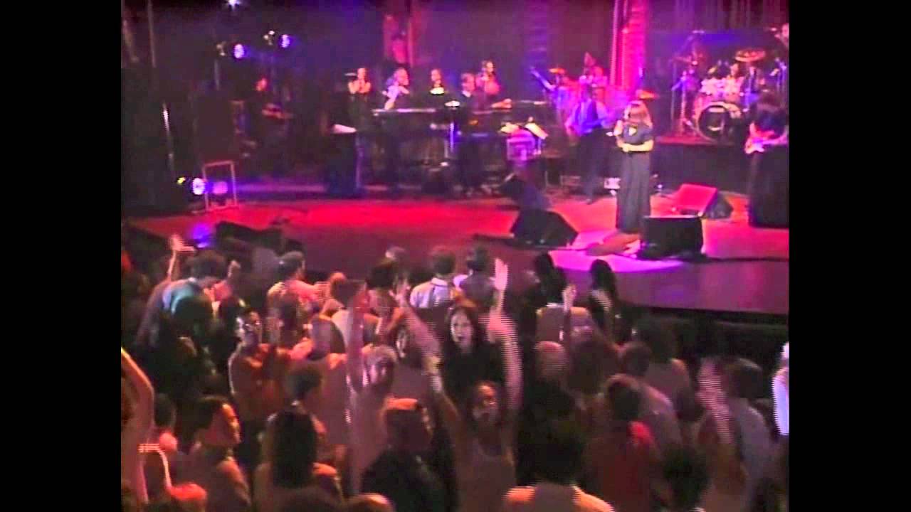 Gloria Estefan Performs Turn The Beat Around At Lifebeat s The Beat Gloria estefan performs turn the beat around at lifebeat s the beat