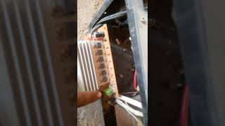 1000 watt UPS ghat ki iska battery charger nahin kar raha tha iska model ka masala check Karen