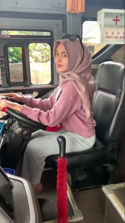 STORY'WA BUS PARIWISATA MODEL CEWEK#shorts