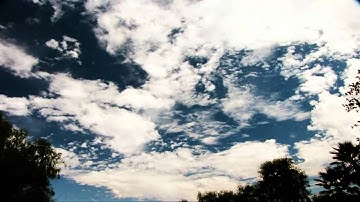 Cirrus clouds forming/passing overhead timelapse V08383