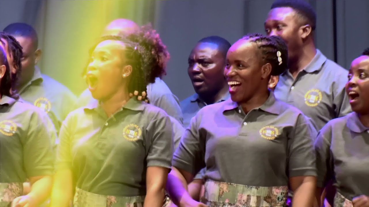 Mt. Kizito Makuburi - Silaha ya Mapambano (Live Performance)