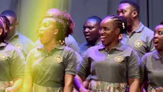 Mt. Kizito Makuburi - Silaha ya Mapambano (Live Performance)