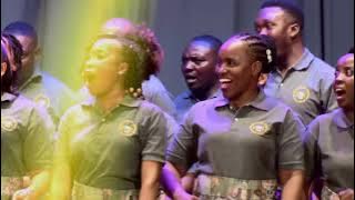 Mt. Kizito Makuburi - Silaha ya Mapambano (Live Performance)