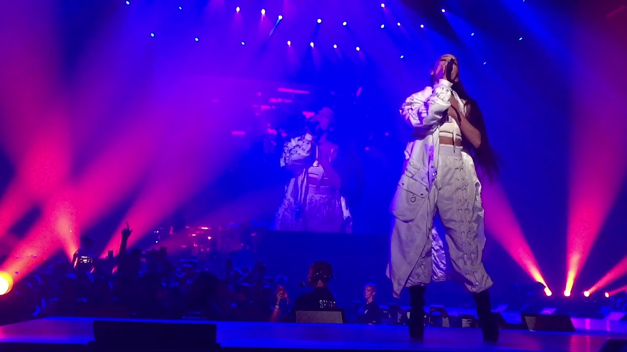 Ariana Grande - One Last Time (Live at Dangerous Woman Tour, Hong Kong)