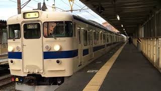 ４１５系・普通電車　春日駅を発車　ＪＲ九州　鹿児島本線　２０１６年１０月３０日