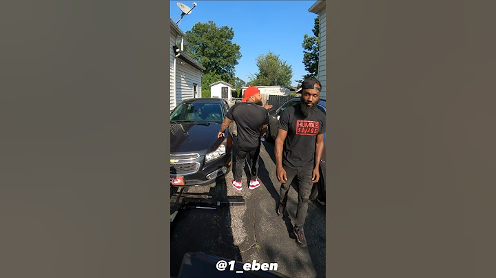 That one time my spotter got smacked😩😂 I told him let’s just leave #repo #king #towlife #problem