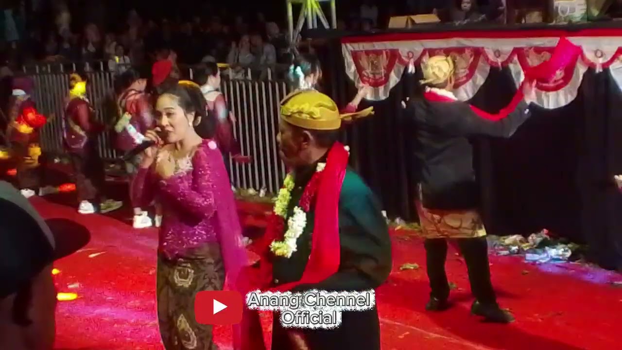 Bpk Kasun sama  Bpk Lurah ikut Tayub an .nguri nguri Badaya Jawa biar yg tambah Maju Boloooo 👍