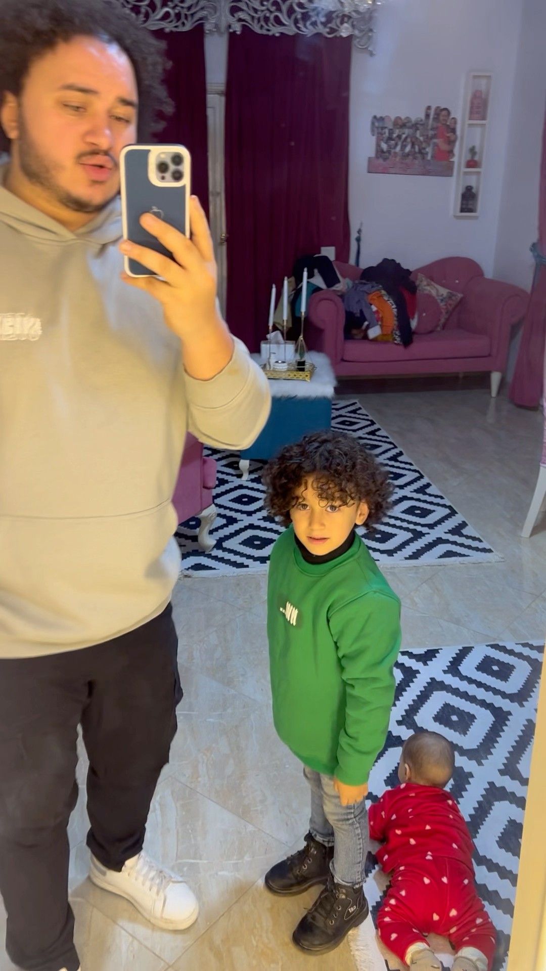 لما أتصور أنا وناصر لوحدنا ???