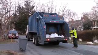 Mack LE / Leach 2RII Rear Loader Garbage Truck