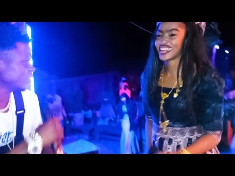 Miri miss feat Be Mboula_djondé dounia(clip vidéo)