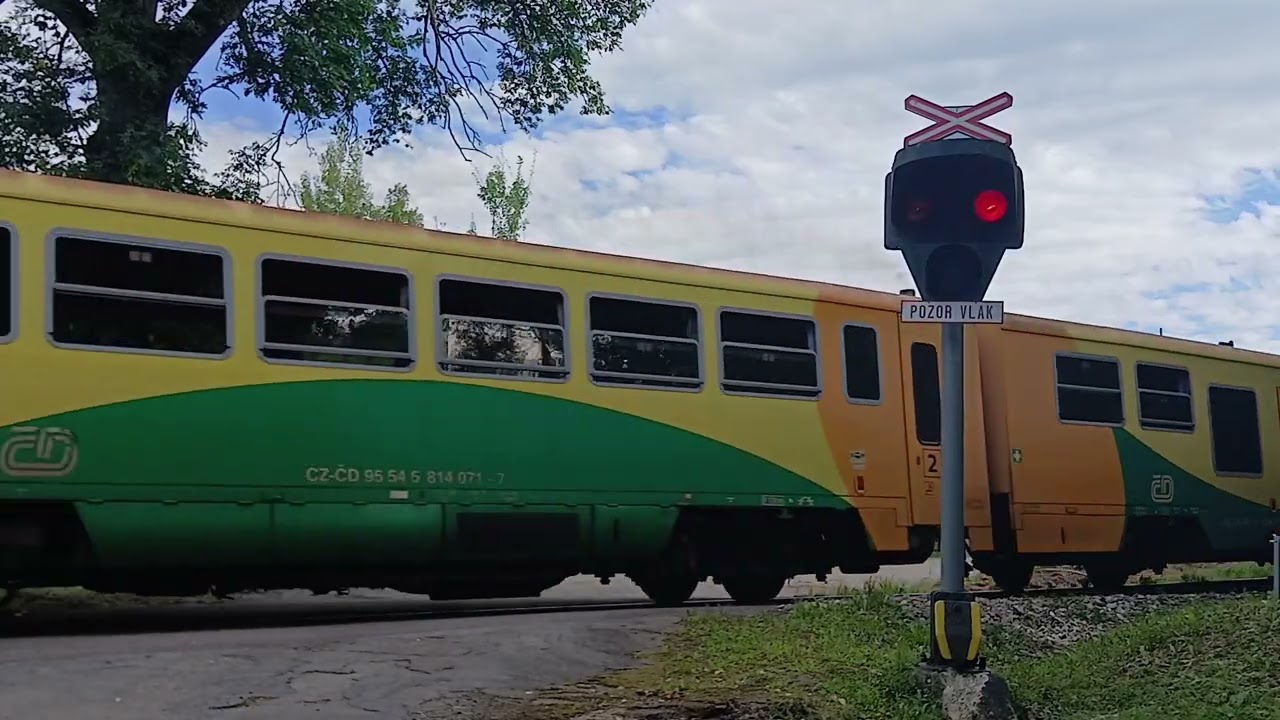 Železniční přejezd Oslavička | P3917 | 8.8.2025