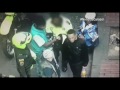 Exclusivo: policías entregan un detenido a los ‘sayayines’