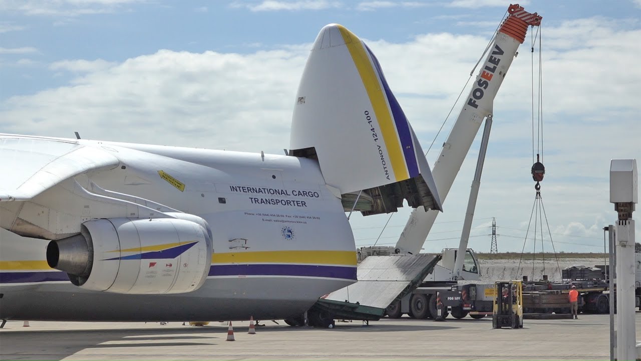 😮 Impressive heavy cargo Antonov An-124 UR-82029 loading and takeoff at ...