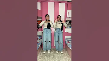 واقف علي القمة 