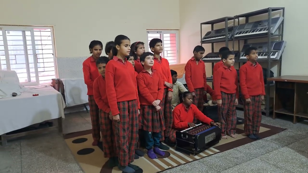 Main hori khelungi sawariya ke sang 