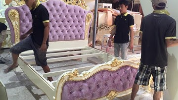 Giường ngủ dát vàng