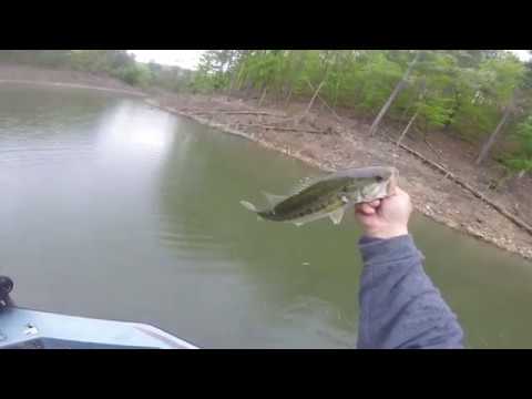 Bass Fishing Broken Bow Lake. - YouTube
