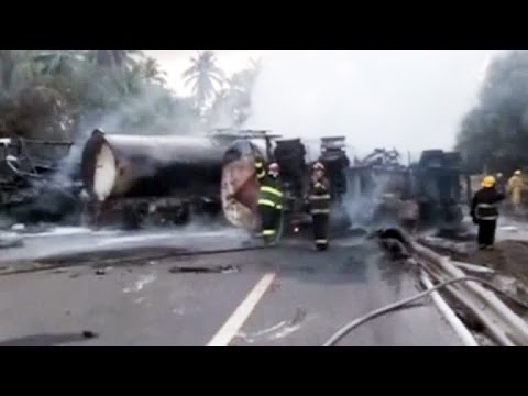 Авария с бензовозом в Пакистане