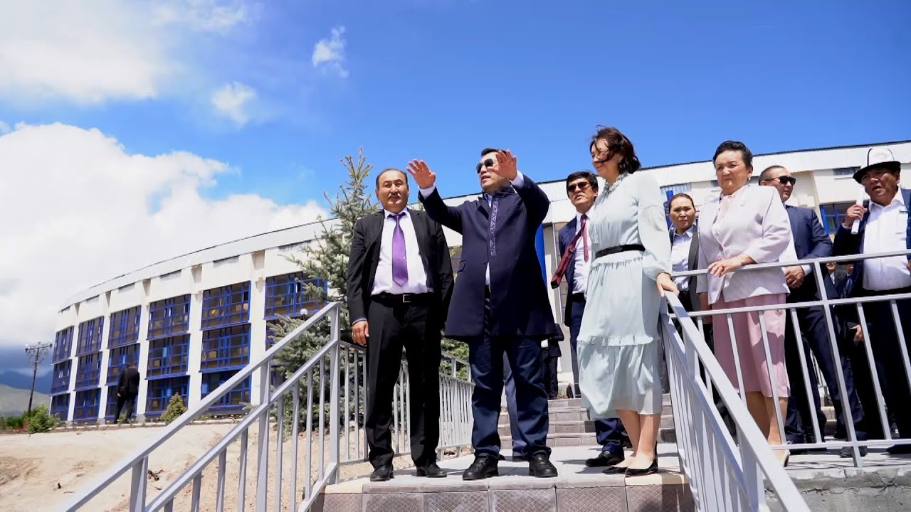 Президент Садыр Жапаров министр Алымкадыр Бейшеналиевге 