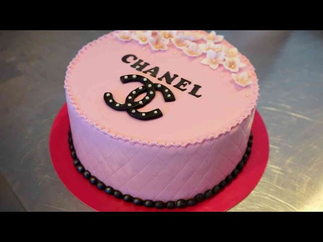 Simple Chanel Torte Fondant Torte Im Chanel Design Youtube