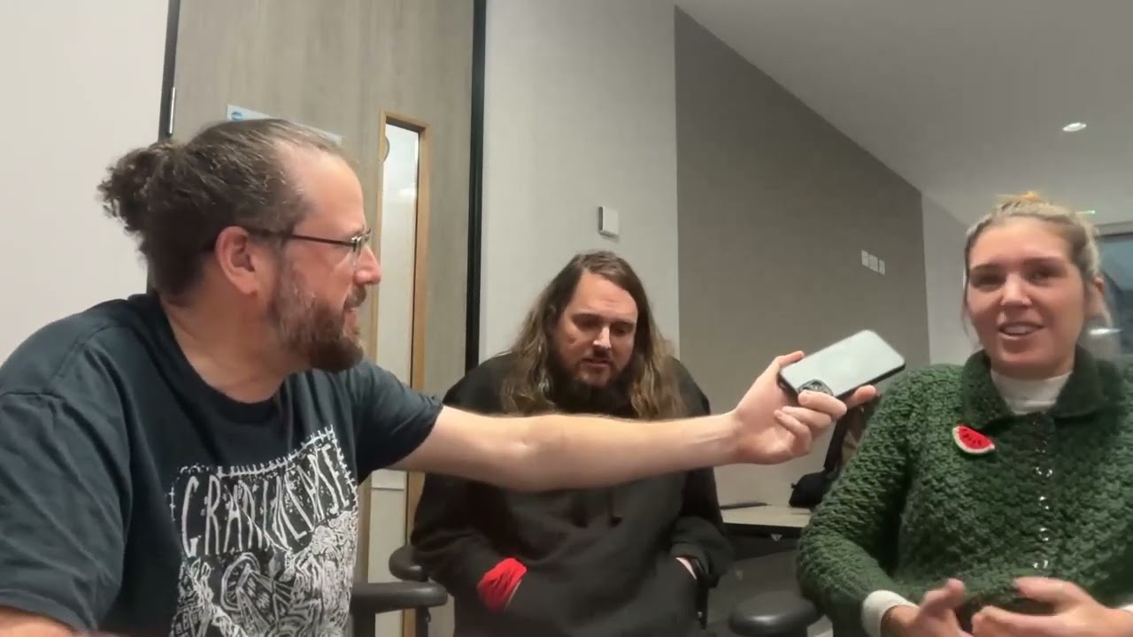 Реакция на расследование Spycops: первое видео, снятое в обеденное время 20 ноября 2025 г. — пока...