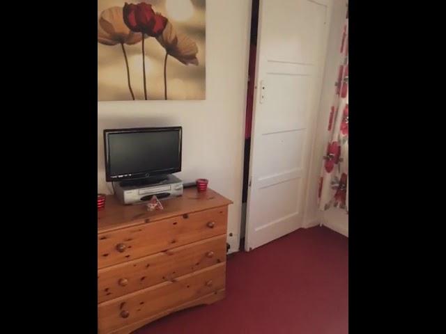 Video 1: Comfortable room 