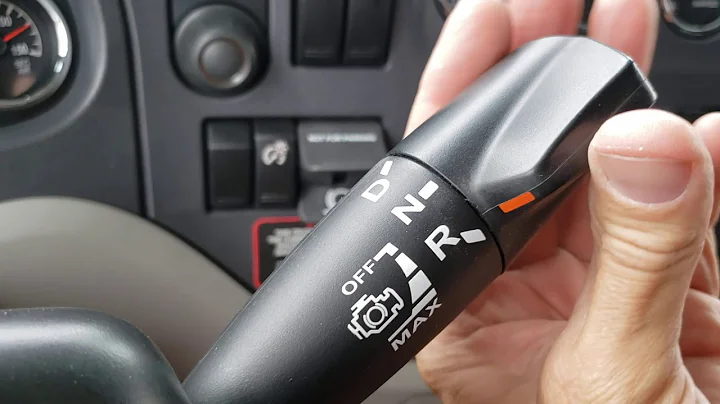 HOW TO Back Up To Dock in Semi Truck Automatic Tra...