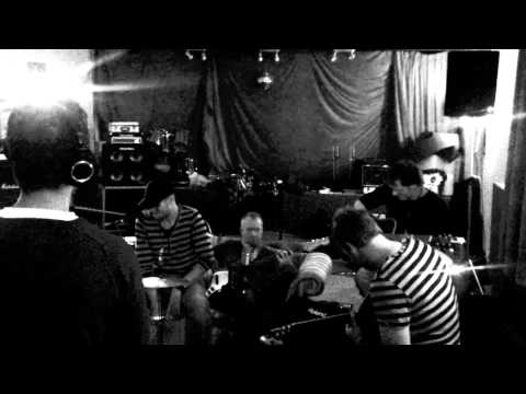 FRIHALS - Selling The Drama (Acoustic)